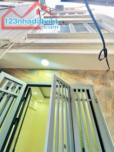 Bán gấp nhà Bạch Mai gần phố Huế 26m2, 4, 4.25 tỷ, 3 thoáng