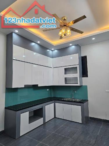 Vạn Phúc _ Hà Đông . Ngõ Rộng , ÔTÔ Cửa , Kinh Doanh VP . 5 Tầng .MT 3,9m . Giá 12,9 Tỷ - 1