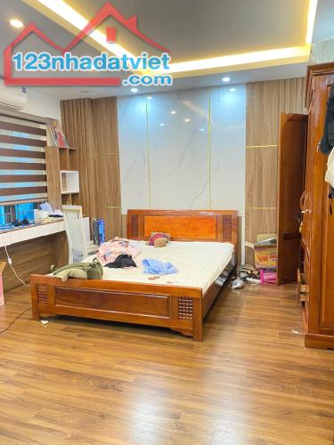 Ngõ 2.8m, Gần bãi ô tô, Mới tinh, Phương Mai-0989311985