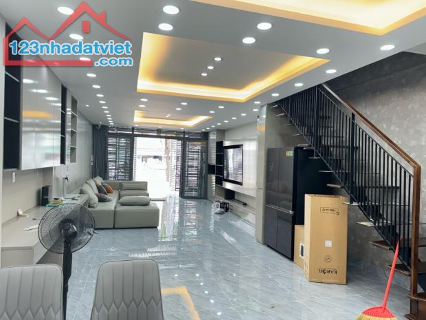 Gần chợ đầu mối Thủ Đức , Mặt Tiền KD Vip , TL43 , 263m2 , 2 tầng , hàng hiếm - 4