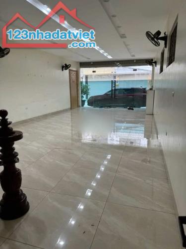 Cho thuê nhà ngõ ôtô phố Tân Mai Hoàng Mai 75m x 7 tầng, giá 30tr/tháng