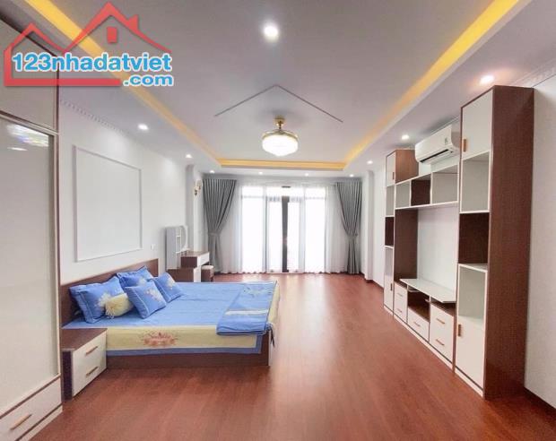 BÁN NHÀ CẦU ĐƠ 3 LÔ GÓC THOÁNG SÁNG NGẬP TRẦN 50m2, 5 Tầng, Ôtô, Kinh Doanh. 9 TỶ 9 - 1