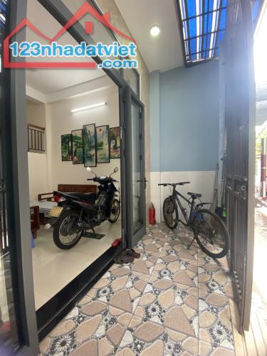 Nhà 2 tầng còn mới - Kiệt Thái Thị Bôi - Trung tâm Thanh Khê . - Diện tích : 61m2  - Giá c - 2