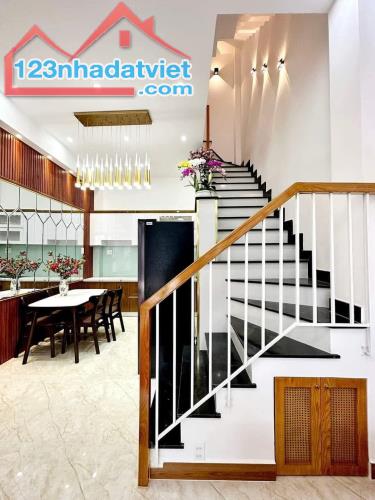 🔥 Cần tiền bán gấp căn nhà Đường Nguyễn Chí Thanh, P.12, Quận 5. Giá chỉ 2tỷ860 còn thươn - 2