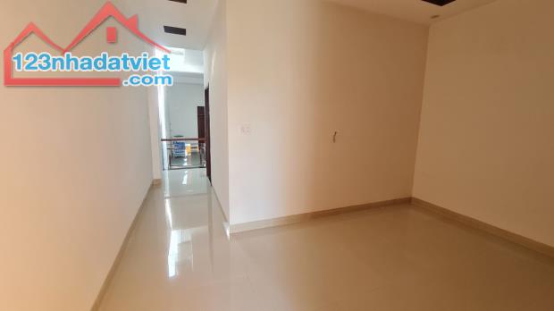 Nhà Lương thế Vinh, 110m2, 3 ngủ, giá 3,85 tỷ thương lượng sâu - 1