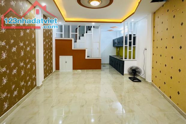 Bán nhà Nguyễn Văn Đậu Bình Thạnh, Phường 11, 35.4 m² (3mx11m) nở hậu - Giá 3.75 tỷ TL