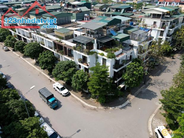 NHÀ ĐẸP KHU AO SÀO, THANG MÁY 6 TẦNG 10,2 TỶ