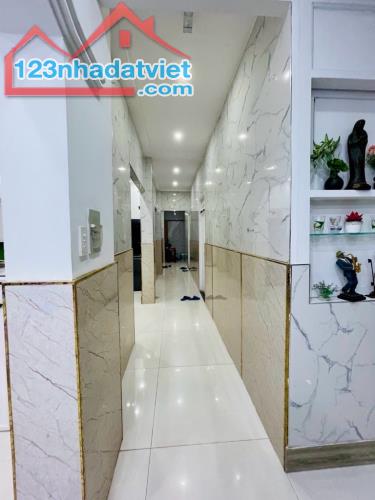 BÁN NHÀ HẺM XE TẢI Mã Lò, Bình Tân 4 tầng 104m2(8x13). Nhà đẹp ở ngay. Giá chỉ 9,55 tỷ. - 2