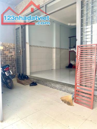 CẦN BÁN NHÀ HXH TRƯƠNG THỊ HOA,  DT- 50M 2-  TẦNG - 4,7×12- 3,35 TY - 1