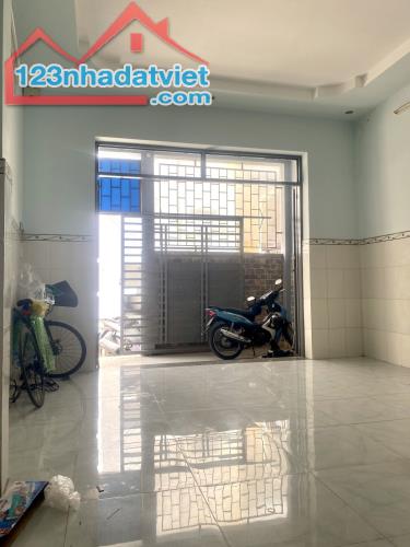 CẦN BÁN NHÀ HXH TRƯƠNG THỊ HOA,  DT- 50M 2-  TẦNG - 4,7×12- 3,35 TY - 3