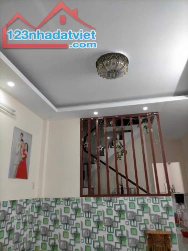 BÁN NHÀ 1 TRÊT 1 LẦU PHƯỜNG THỐNG NHẤT 50M2 CHỈ 2,35 TỶ - 2