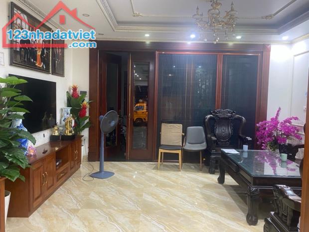 P/Lô QUÂN ĐỘI - Ô TÔ KINH DOANH - VỈA HÈ RỘNG HỒ LINH ĐÀM, DT 55m2, NHỈNH 13 tỷ - 1
