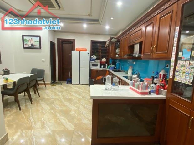 P/Lô QUÂN ĐỘI - Ô TÔ KINH DOANH - VỈA HÈ RỘNG HỒ LINH ĐÀM, DT 55m2, NHỈNH 13 tỷ - 2