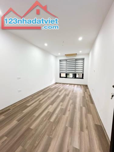 Bán nhà siêu hiếm: DT 39 m2 - 5 tầng - 4.3 t.ỷ- Cầu diễn - 3