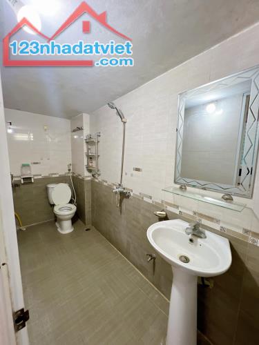 Bán nhà ngõ Văn Hương 28m2 5T 5m MT giá chào 5.2 tỷ đống đa Lô Góc 3 Mặt Thoáng - 4