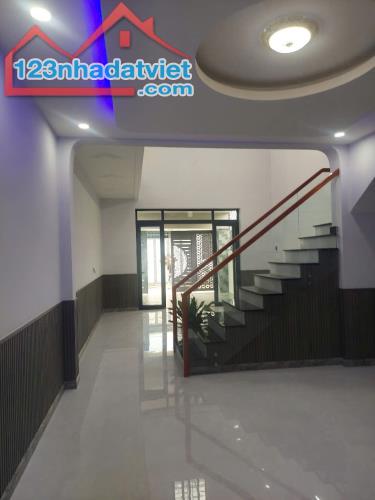 BÁN NHÀ GẦN CHỢ THANH HÓA, DT100m2, 3PN, SX.HƠI, ĐƯỜNG XE HƠI, MỚI HOÀN THIỆN - 1