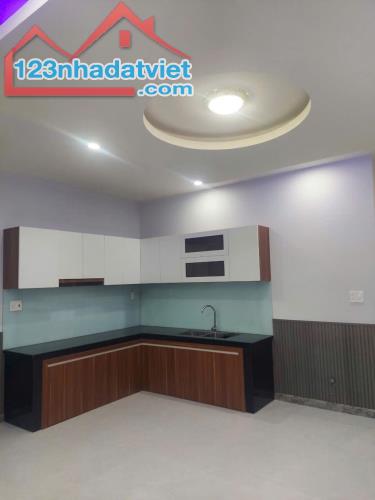 BÁN NHÀ GẦN CHỢ THANH HÓA, DT100m2, 3PN, SX.HƠI, ĐƯỜNG XE HƠI, MỚI HOÀN THIỆN - 3