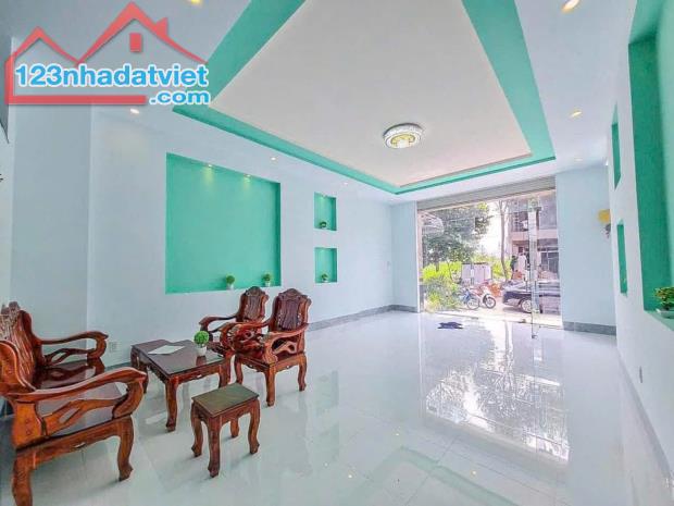 BÁN NHANH GIÁ TỐT NHÀ 1 TRỆT 2 LẦU CÒN MỚI ĐƯỜNG D6 KDC HỒNG LOAN - 2