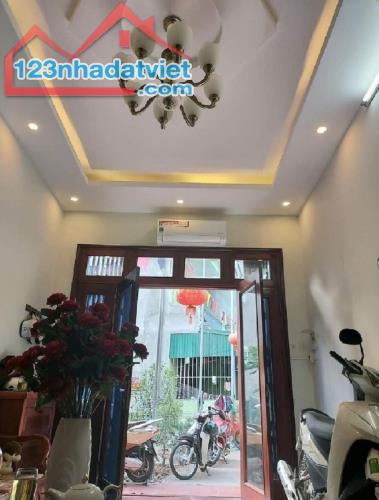 TT Tứ Hiệp, Thanh Trì, nhà dân xây 30m x 4 tầng , 4x tỷ ( x  bé xíu)