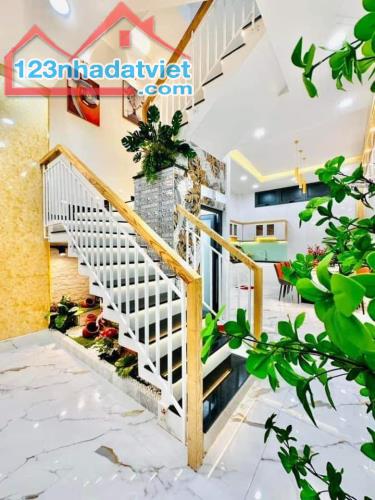 CHỦ GỬI CẦN BÁN GẤP NHÀ HẺM ÔTÔ 63m² - 3tỷ350(TL)Nguyễn Thái Bình,P12,Quận Tân Bình sổ sẵn - 1