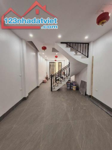 Nhà đẹp Khương Trung : DT 46m2 x6 tầng 10 phòng ngủ , full nội thất. Giá 8.55 tỷ .