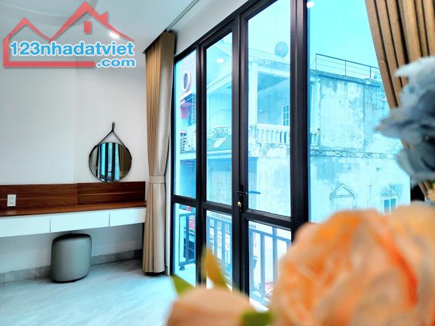 The LuxHomes cho thuê căn hộ tại Văn Cao, mới hoàn thiện, đầy đủ tiện nghi