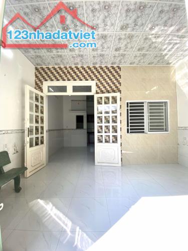 Nhà Tân Hiệp -92m² - 2,9 Tỷ - Hẻm xe hơi