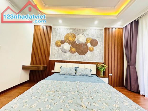 BÁN NHÀ -PHỐ HOÀNG HOA THÁM -BA ĐÌNH -35m² -LÔ GÓC -GẦN ÔTÔ -TẶNG FULL NỘI THẤT -AN SINH T - 2