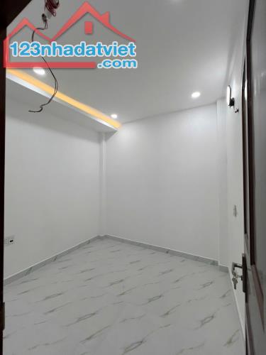 Nhà đẹp mới xây 4 tầng hẻm xe hơi Âu Dương Lân Quận 8 chỉ 6 tỷ - 4