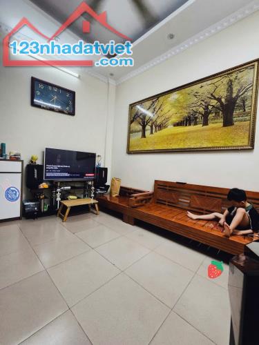 NHÀ ĐẸP GIÁ TỐT! Bán nhà 4 tầng Hoàng Hoa Thám, 30/34m2, mặt tiền 3m - ngõ 3 gác chỉ 5.6tỷ