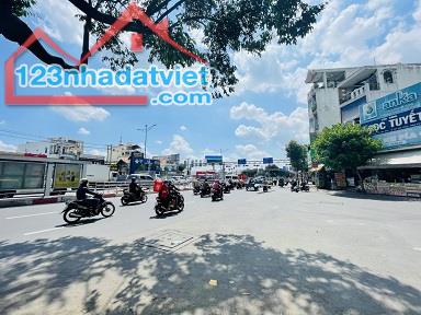 BIỆT THỰ ĐẲNG CẤP ,MẶT TIỀN KHU VÍP QUẬN TÂN BÌNH