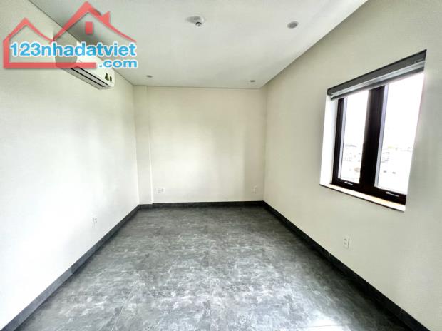 Cho thuê Văn Phòng 140m2 ngay cầu Rồng - 2