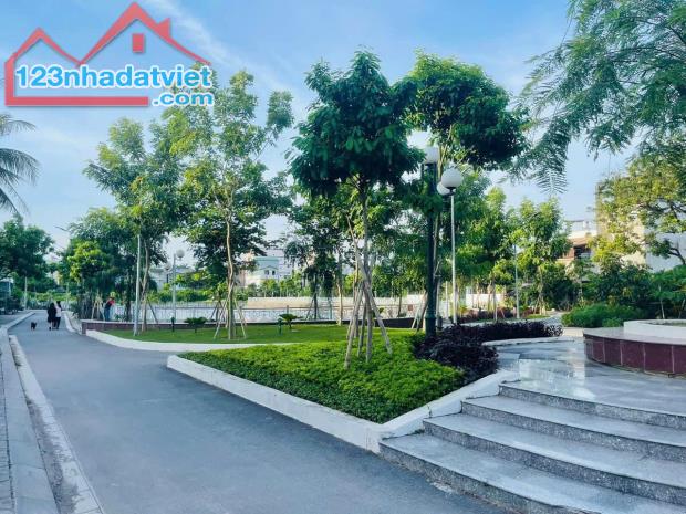 Bán đất 100m2 mặt hồ Đoàn Kết, ph Quang Trung, TP HD, mặt tiền 6m, vị trí view hồ cực đẹp, - 1