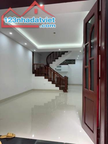 NHỈNH 9 TỶ NHÀ 60m2, XUÂN THỦY, CẦU GIẤY