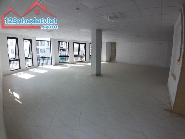 Cho thuê nhanh căn nhà 120m2, 5 tầng, thang máy, 27 triệu tại Trịnh Văn Bô - 1