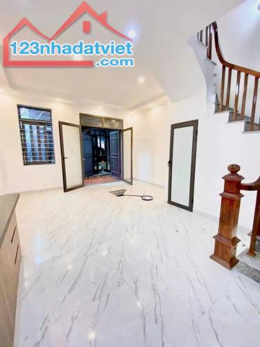 Rẻ nhất Phụng Châu, bán nhà2,5T*30m2, ngay chợ, ĐH SP Thể dục Thể thao, 15p lên TT Hà Đông - 1