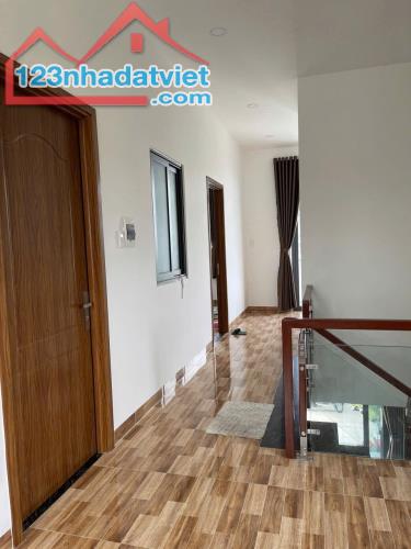 Cần bán nhà riêng 252m2 giá 5,9 tỷ tại 1564 Đường Bùi Thị Xuân Phường Tân Bình Dĩ An - 4