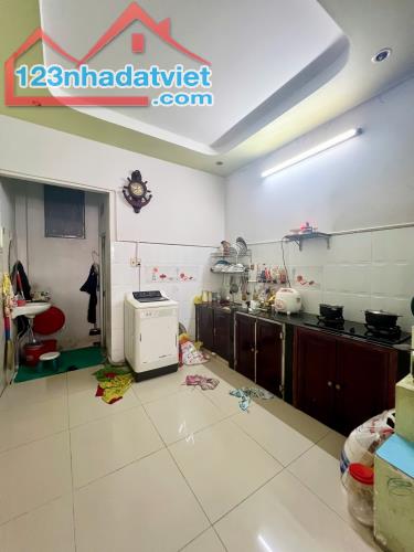 🏠 Bán nhà 1 trệt 1 lầu hẻm Hương Lộ Ngọc Hiệp cách đường chính chỉ vài bước chân - 1