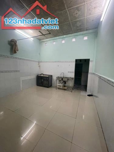 247💥CHO THUÊ NHÀ Nguyên căn . Hẻm 9 Phạm Ngọc Hưng, An Hoà, Ninh Kiều

💰 GIÁ CHỈ : 4 - 4