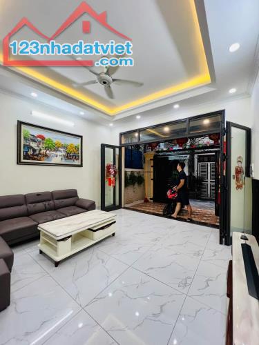 BỒ ĐỀ HOÀNG NHƯ TIẾP 78M2 x 5T MẶT NGÕ THÔNG THANG MÁY FULL NỘI THẤT. 18TỶ