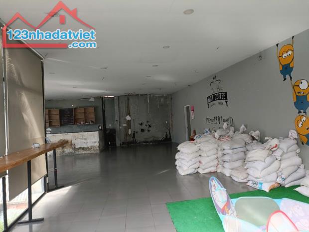 BÁN ĐẤT CÓ NHÀ 402M2 TÂN TÚC, BÌNH CHÁNH, GIÁ 12 TỶ 2 - 1