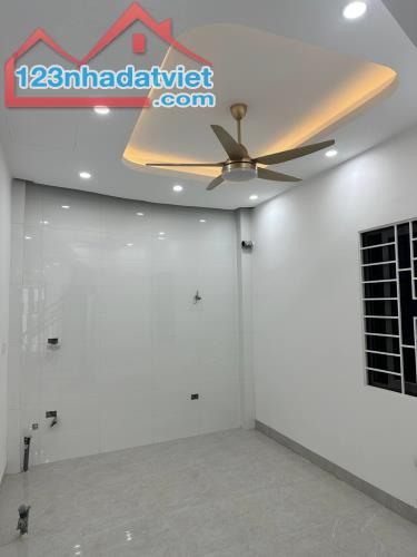 LÔ GÓC 3 THOÁNG - Ô TÔ - Ô CHỜ THANG MÁY - TRINH LƯƠNG,HÀ ĐÔNG - 40M2 x 4 TẦNG - HƠN 5 TỶ - 1