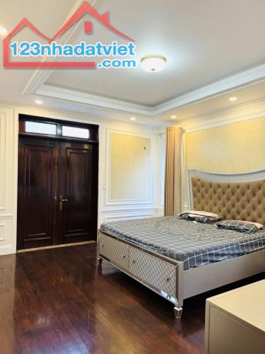 Bán Biệt Thự Đẹp Thảo Điền,Quận 2 DT:303m2(14mx26m)Hầm 3 Tầng Hồ Bơi Sân Vườn Giá 69 Tỷ TL - 3