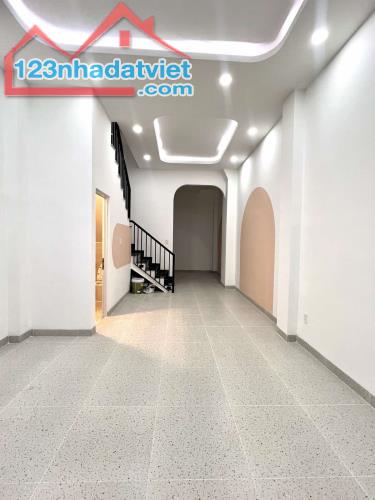 NHÀ BÁN BÌNH TÂN - GIÁP TÂN PHÚ - MTNB ĐƯỜNG 2A - 49m2 - 4 TẦNG - ĐƯỜNG 8m - SHR - GIÁ 5,7 - 1