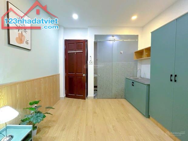 Chính chủ bán nhà Hoa Lan P2 Phú Nhuận DT: 4.5*18m - 5 tầng nhà mới thang máy, HĐT: 70tr - 4