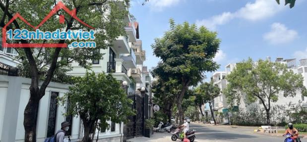 Biệt thự sân vườn-Góc 2 mặt tiền view công viên đường số 27 Tân Phong Quận 7, 4 tầng - 1