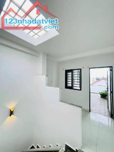 BÁN GẤP NHÀ NGUYỄN TRI PHƯƠNG QUẬN 10 5 TẦNG 3PN 4WC GIÁ RẺ NHẤT KHU VỰC 4.9 TỶ - 1