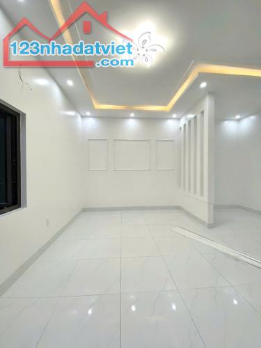 Bán nhà gần chợ Quán Toan 50m giá chỉ 1,0x tỷ  LH 0979087664 - 2