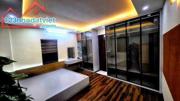 Bán nhà phố Thạch Bàn Long Biên, Căn góc 30m2, 6 tầng gara ô tô đỗ cửa, giá 7 tỷ - 1