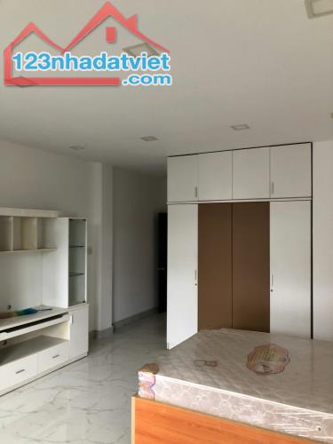 Bán nhà đường số 79 Tân Quy,Quận 7 dt 4,5x22m, 3 lầu đẹp - 2